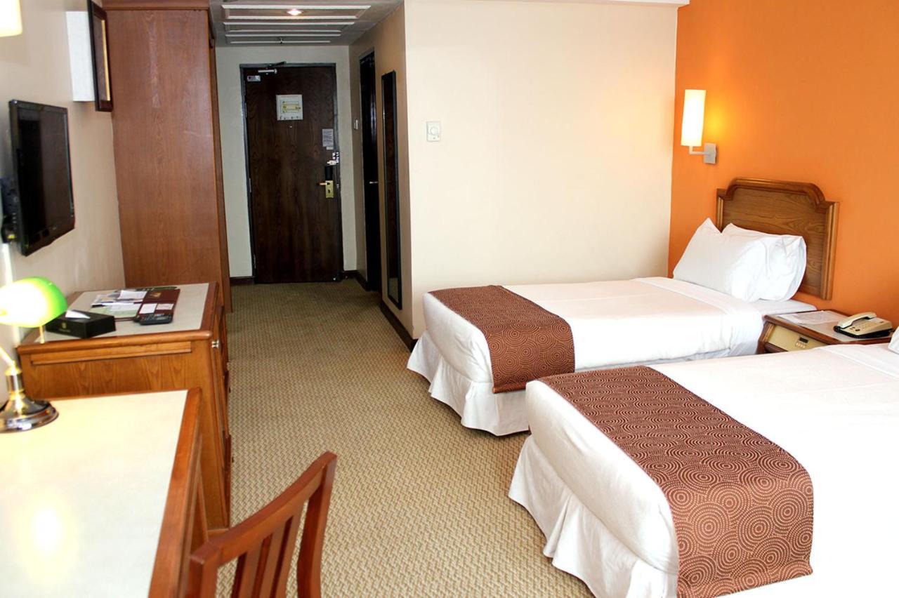 Travelodge 4*